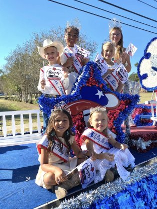 Shiner's Royalty turns heads in back-to-back festival parades. Chamber Photo